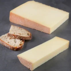 Meule de Savoie au lait cru entre 27 et 40% MG