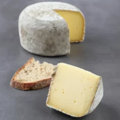 Tommette de Yenne au lait cru 30%MG
